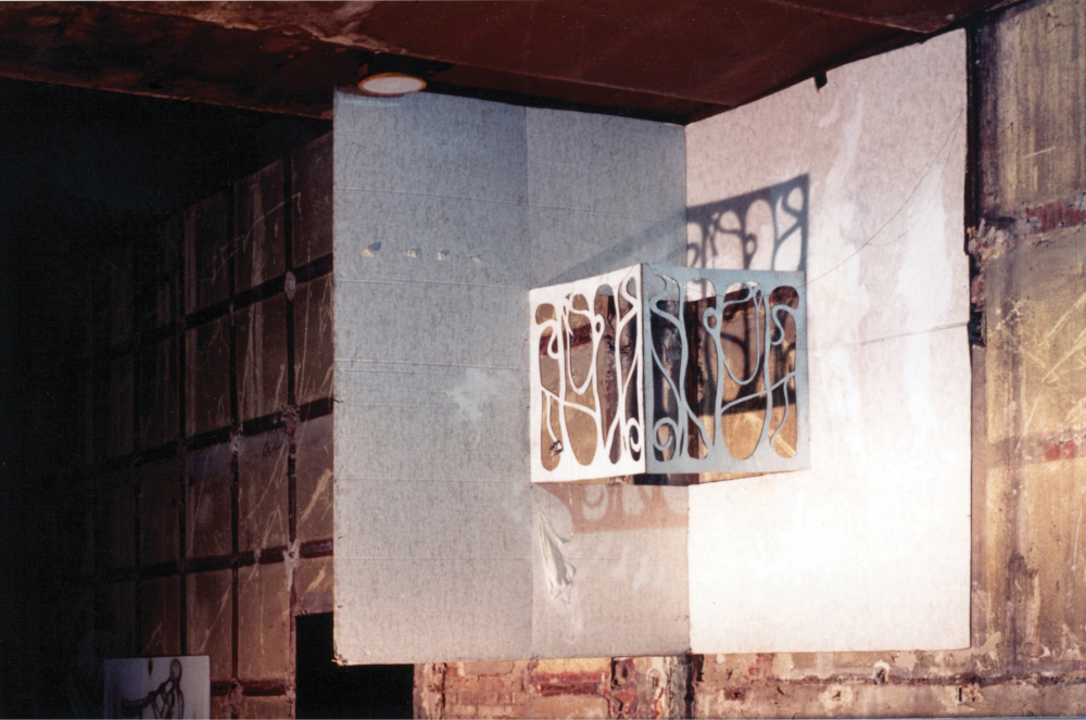 attila szucs, News, installation view1, Újlak Mozi, Budapest, 1990